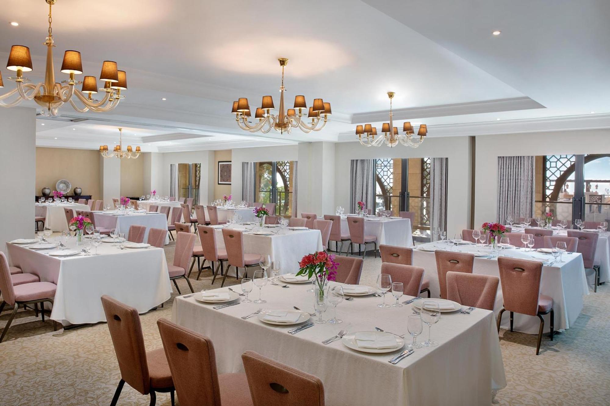 Ajman Saray, A Luxury Collection Resort, Ajman Exterior foto The ballroom at the hotel