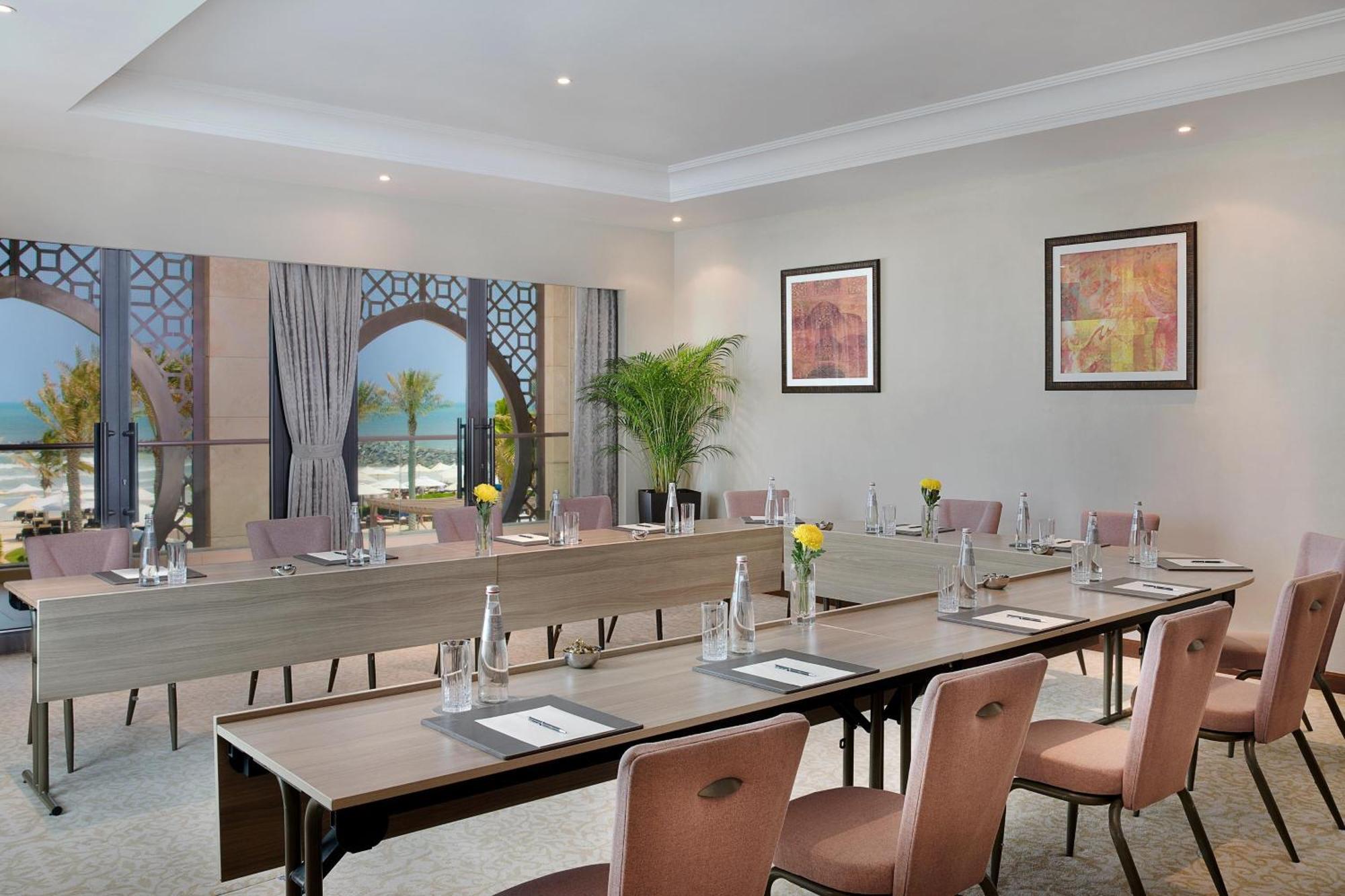 Ajman Saray, A Luxury Collection Resort, Ajman Exterior foto Meeting room