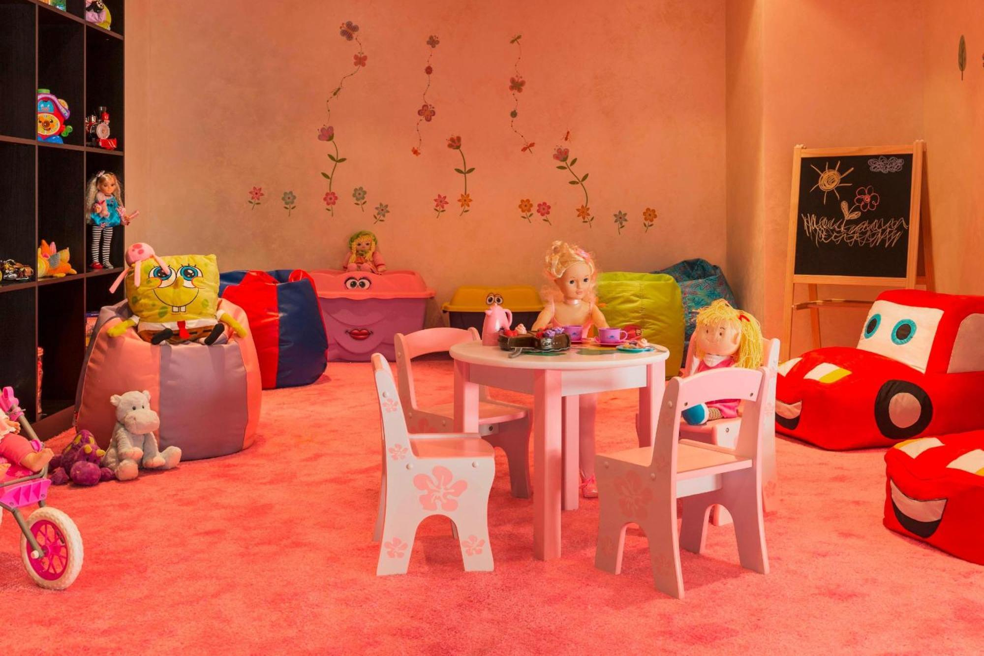 Ajman Saray, A Luxury Collection Resort, Ajman Exterior foto A playroom