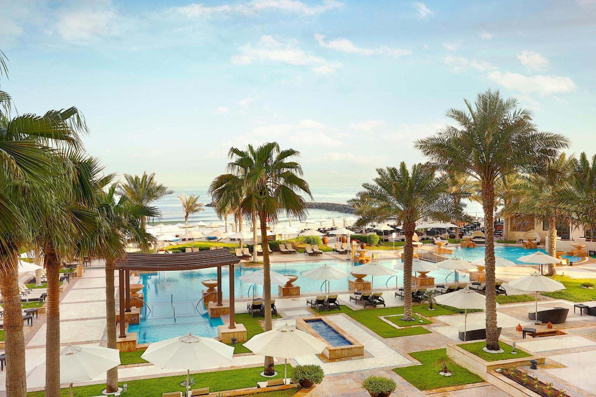 Ajman Saray, A Luxury Collection Resort, Ajman Exterior foto The Cove Rotana Resort
